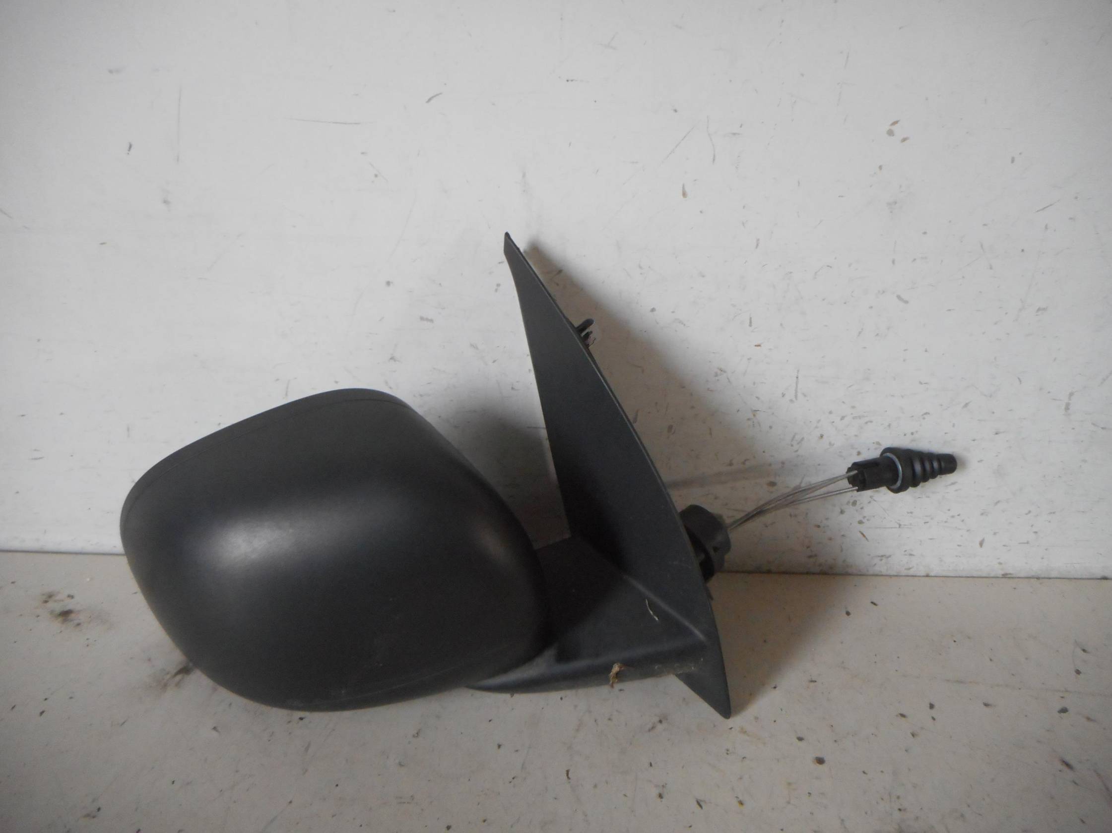 Retrovisore est. dx.